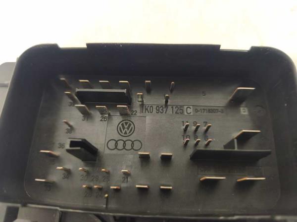 BOITE A FUSIBLE VW/AUDI/SEAT/SKODA - Vue 3